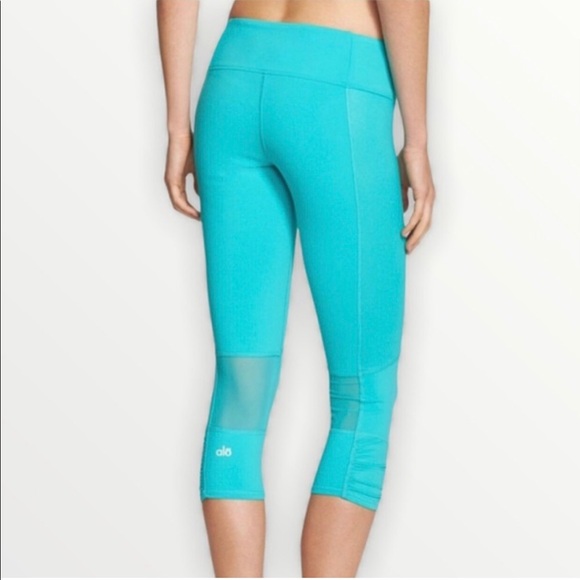 Alo yoga Cropped Workout-Leggings- Aqua Teal- Size None Good Condition - Picture 2 of 16
